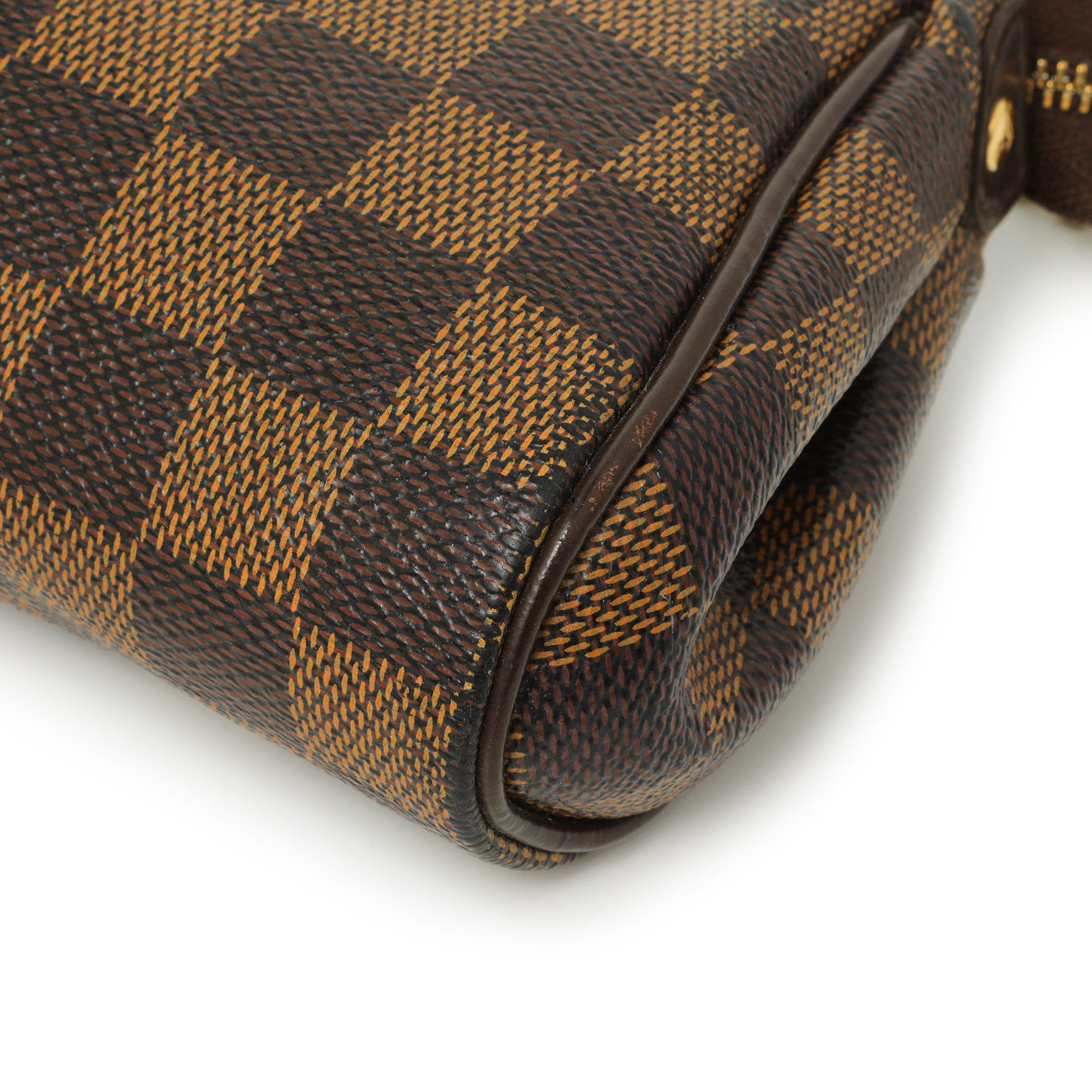 Exclusive Louis Vuitton Damier Ebene Eva Clutch — Detail View