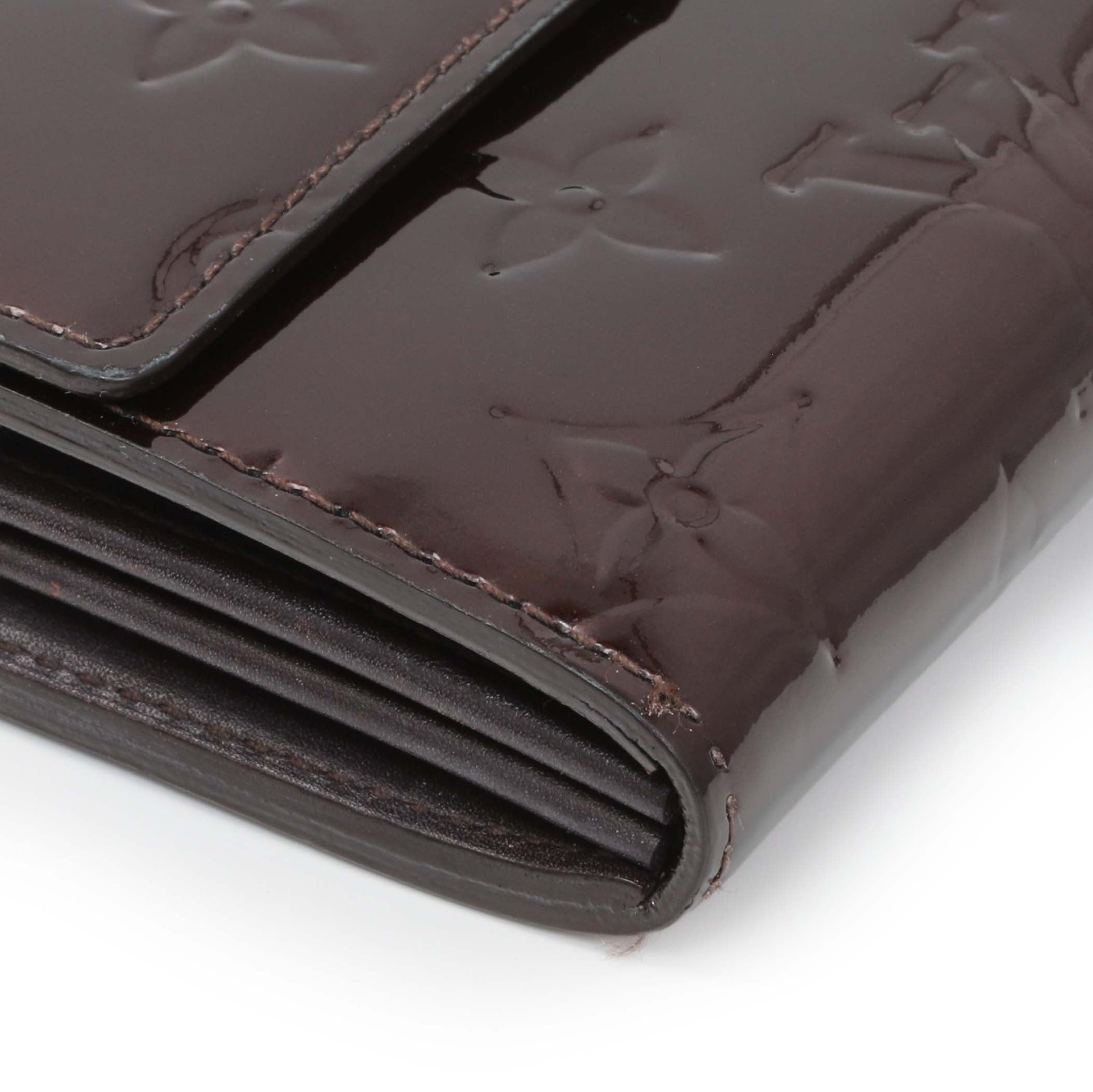 Exclusive Louis Vuitton Amarante Vernis Sarah Wallet — Top View