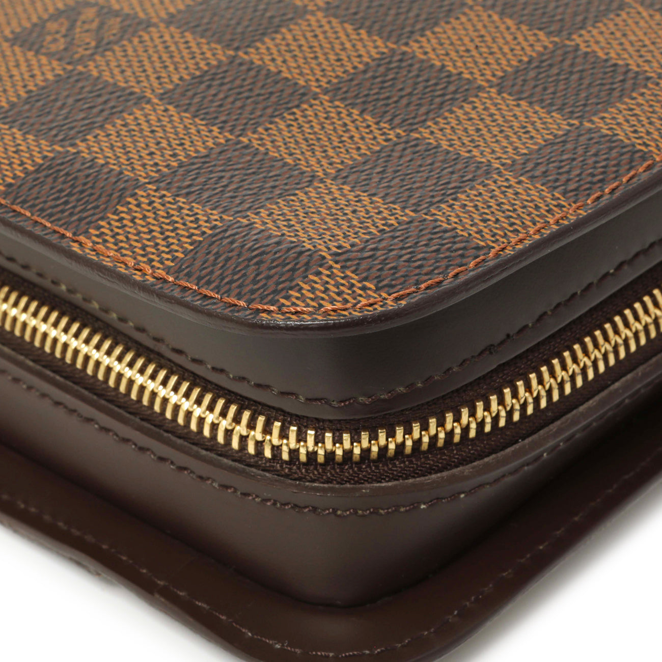 Exclusive Louis Vuitton Damier Ebene Pochette Saint Louis Clutch — Lifestyle View