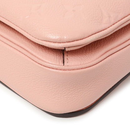 Exclusive Louis Vuitton Rose Poudre Empreinte Pochette Metis — Detail View