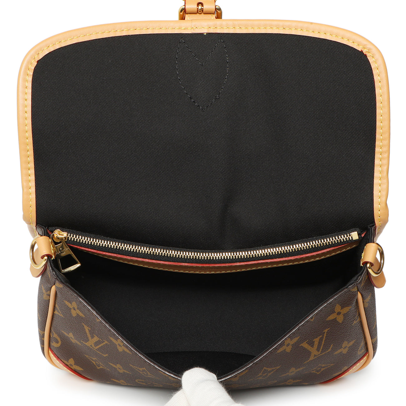 Exclusive Louis Vuitton Monogram Diane — Alternate View 8