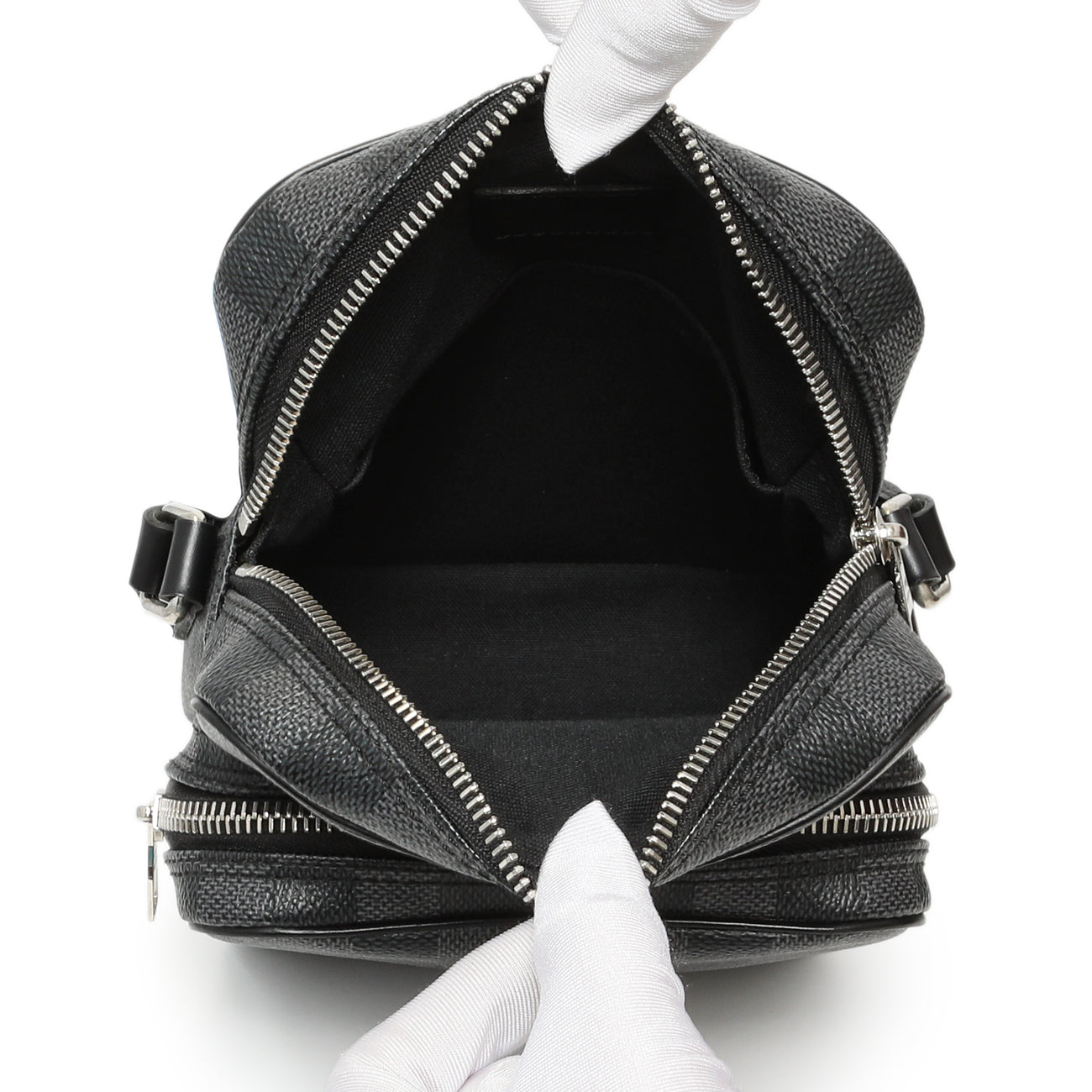 Exclusive Louis Vuitton Damier Graphite Rem Bag — Alternate View 8