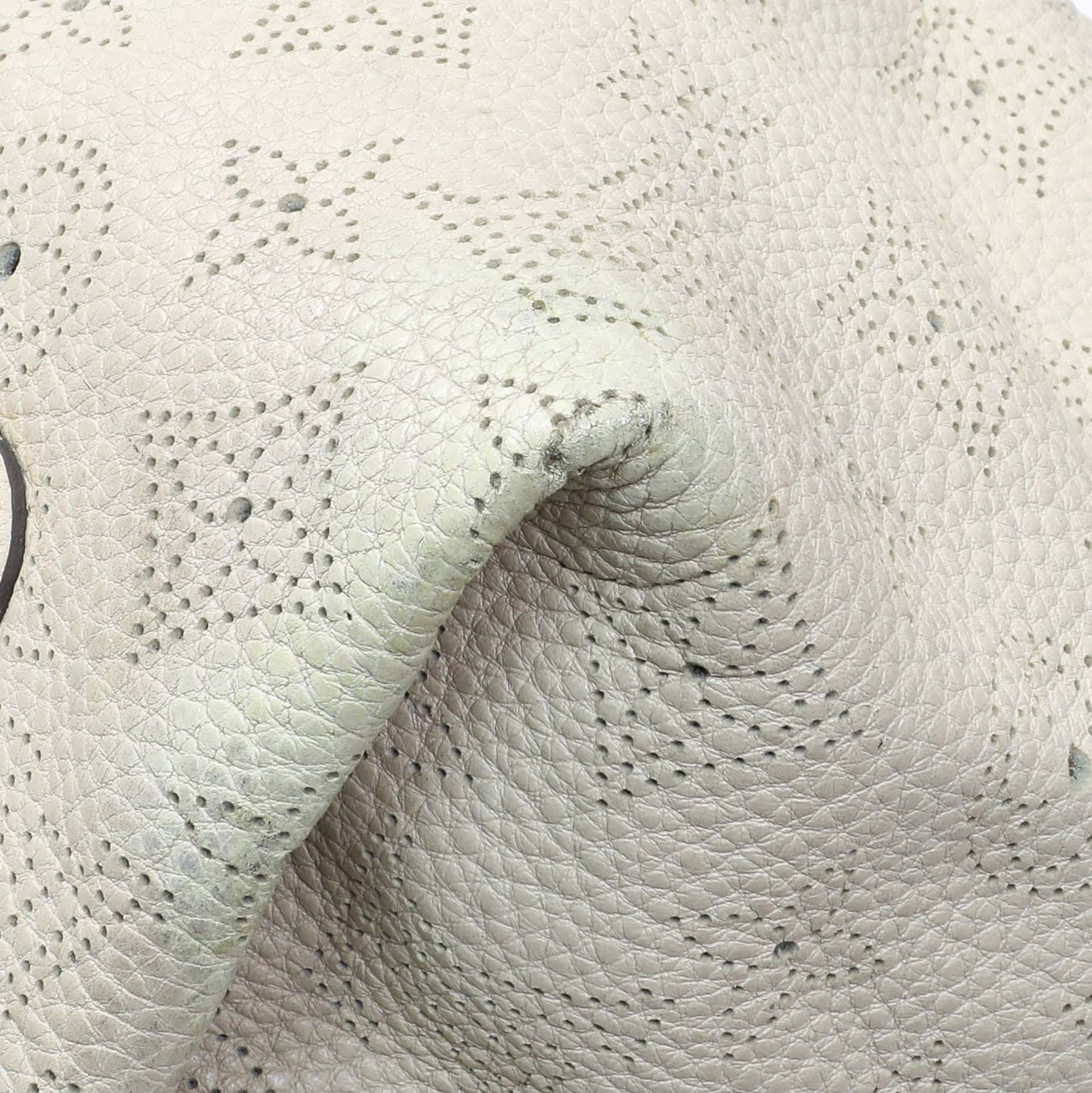 Exclusive Louis Vuitton Ivory Mahina Cirrus MM — Detail View