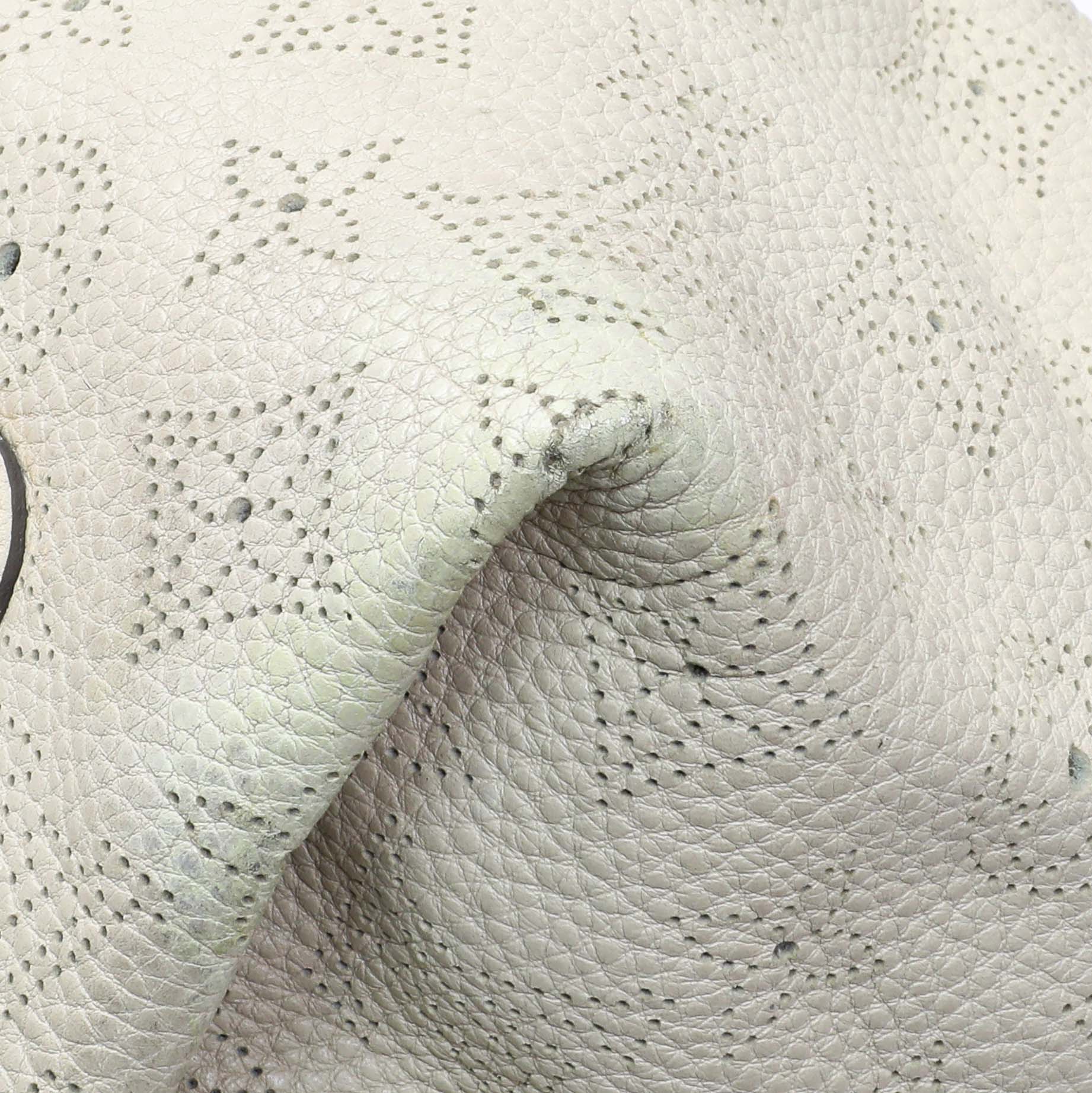 Exclusive Louis Vuitton Ivory Mahina Cirrus MM — Detail View