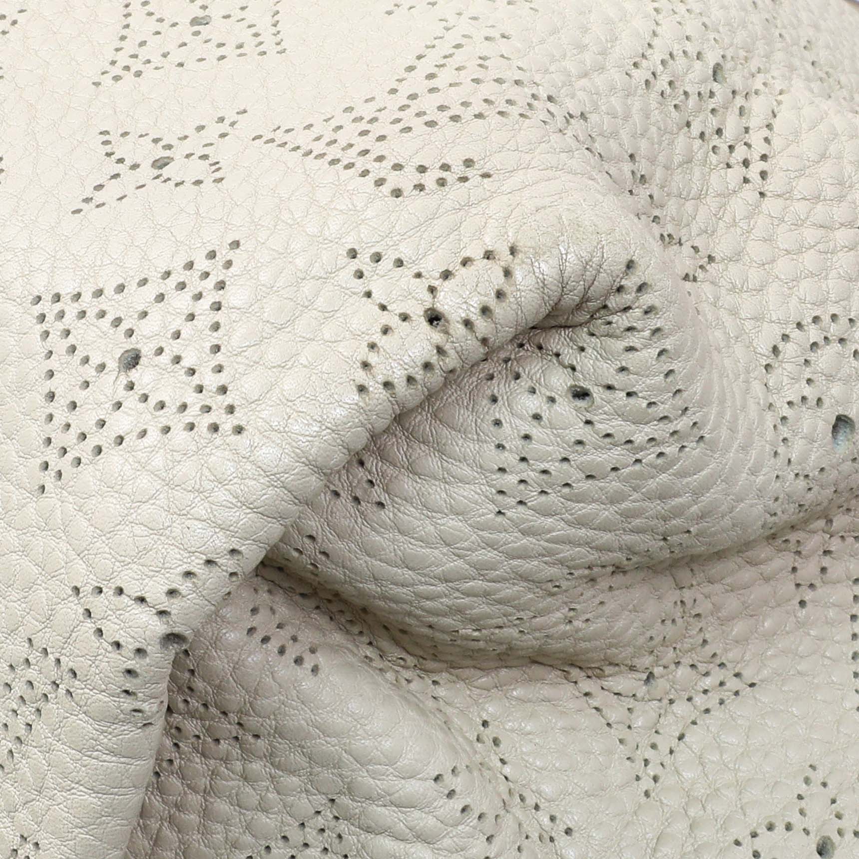 Exclusive Louis Vuitton Ivory Mahina Cirrus MM — Alternate View 7