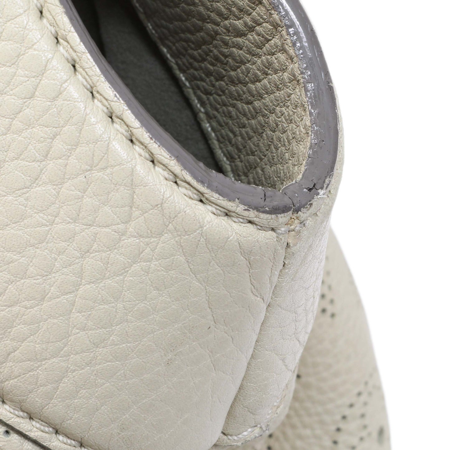 Exclusive Louis Vuitton Ivory Mahina Cirrus MM — Alternate View 11