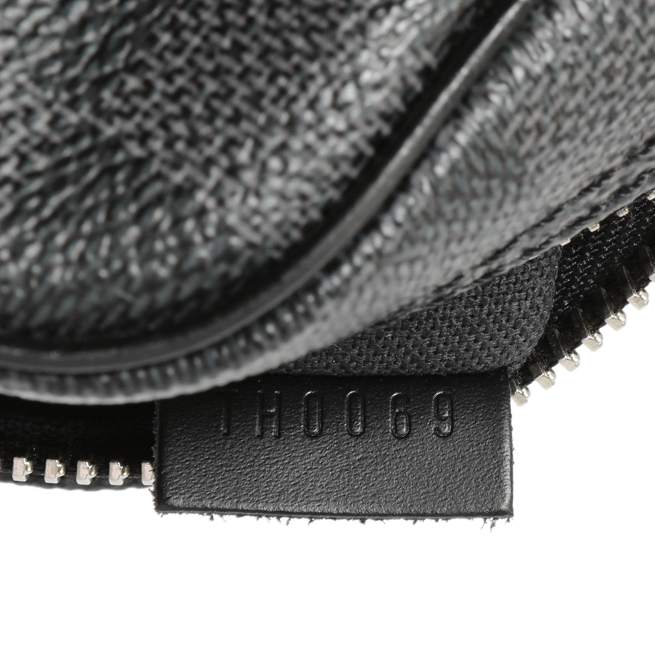 Exclusive Louis Vuitton Damier Graphite Rem Bag — Alternate View 10