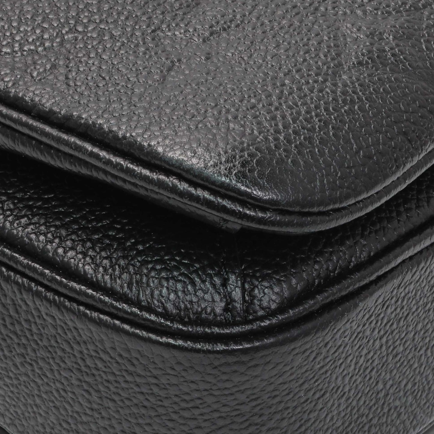Exclusive Louis Vuitton Black Empreinte Pochette Metis — Top View