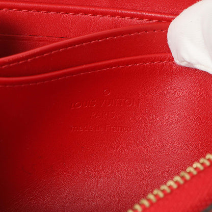Exclusive Louis Vuitton Pomme D'Amour Patent Sweet Monogram Zippy Coin Purse — Detail View