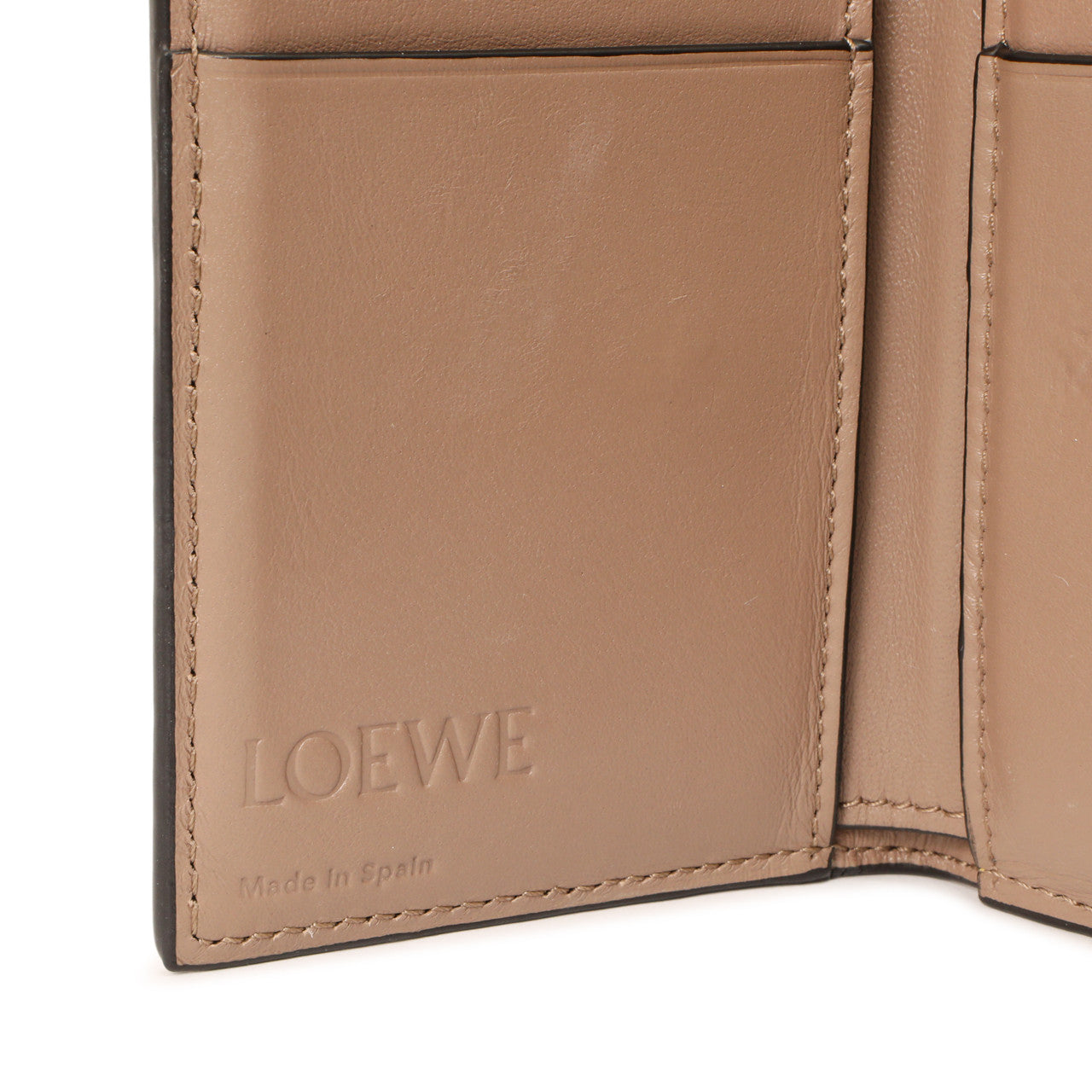 Exclusive Loewe Nude-Citronelle Soft Grained Calfskin Trifold Wallet — Detail View
