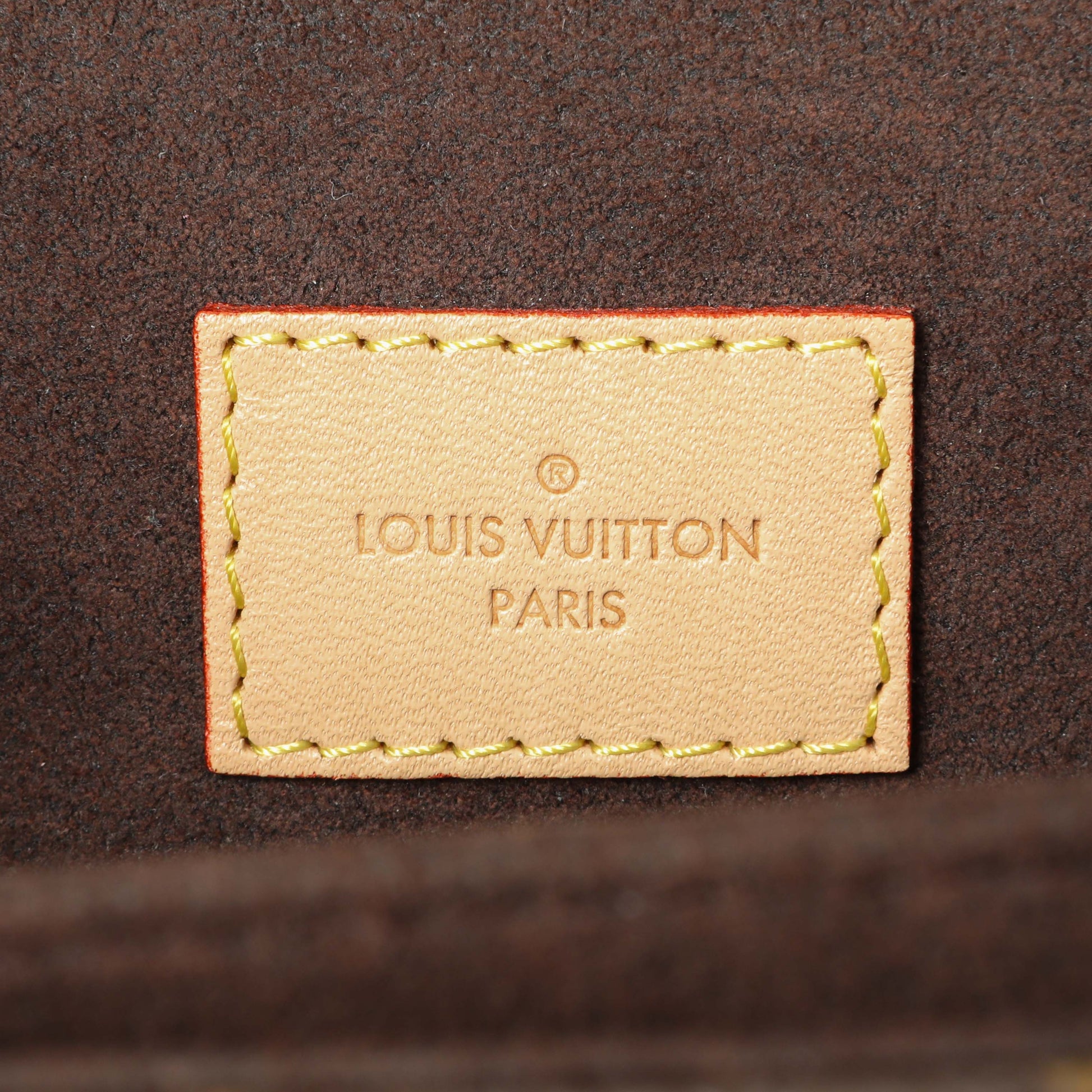 Exclusive Louis Vuitton Monogram Pochette Metis — Detail View