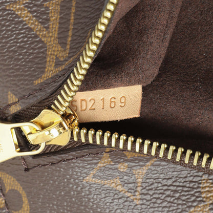 Exclusive Louis Vuitton Monogram Pochette Metis — Lifestyle View