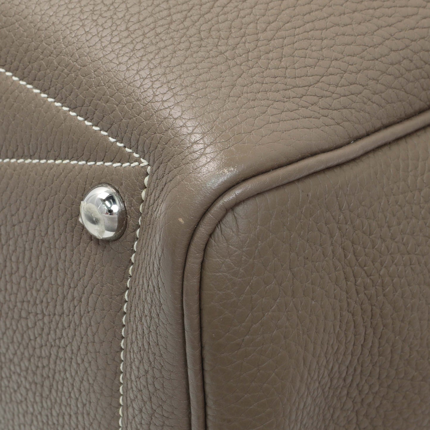 Exclusive Hermes Etoupe Taurillon Clemence Victoria II 35 — Detail View