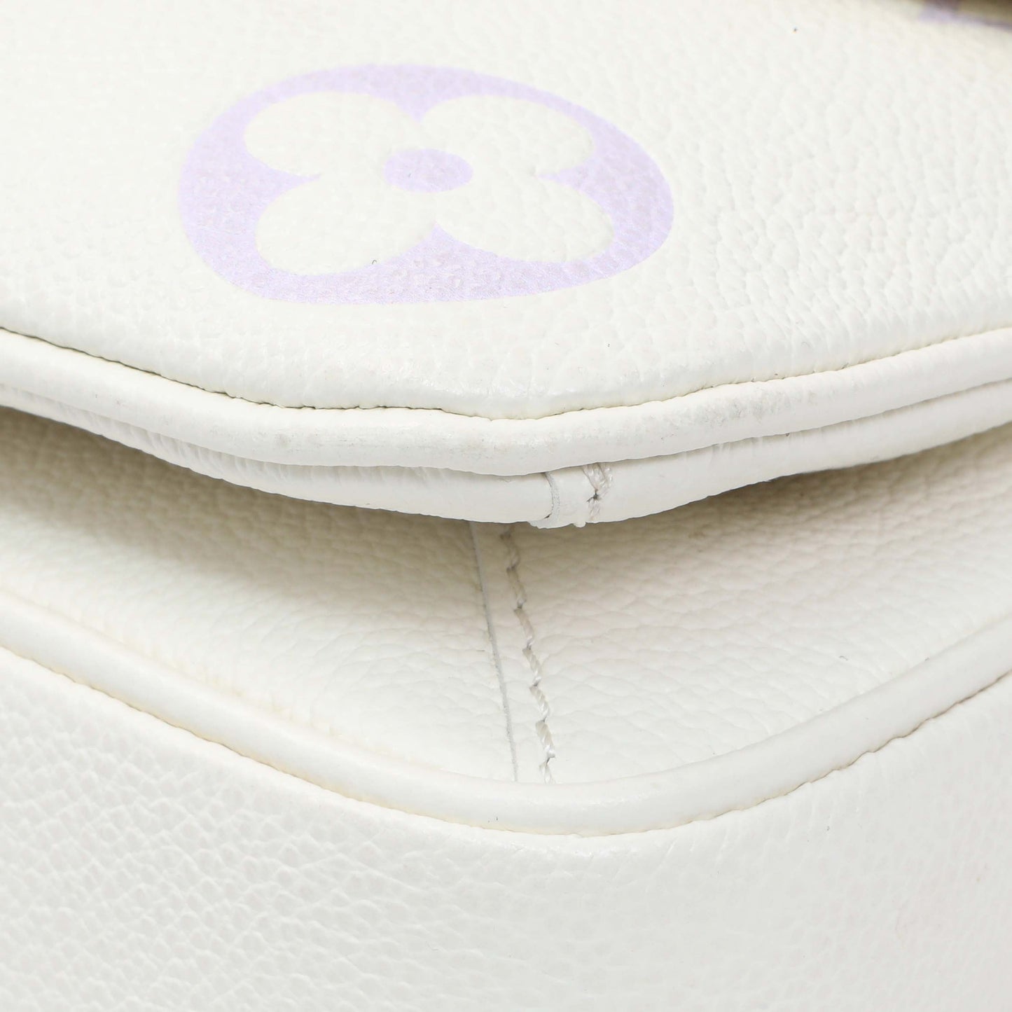 Exclusive Louis Vuitton Latte Bubble Tea Empreinte Pochette Metis East West — Detail View