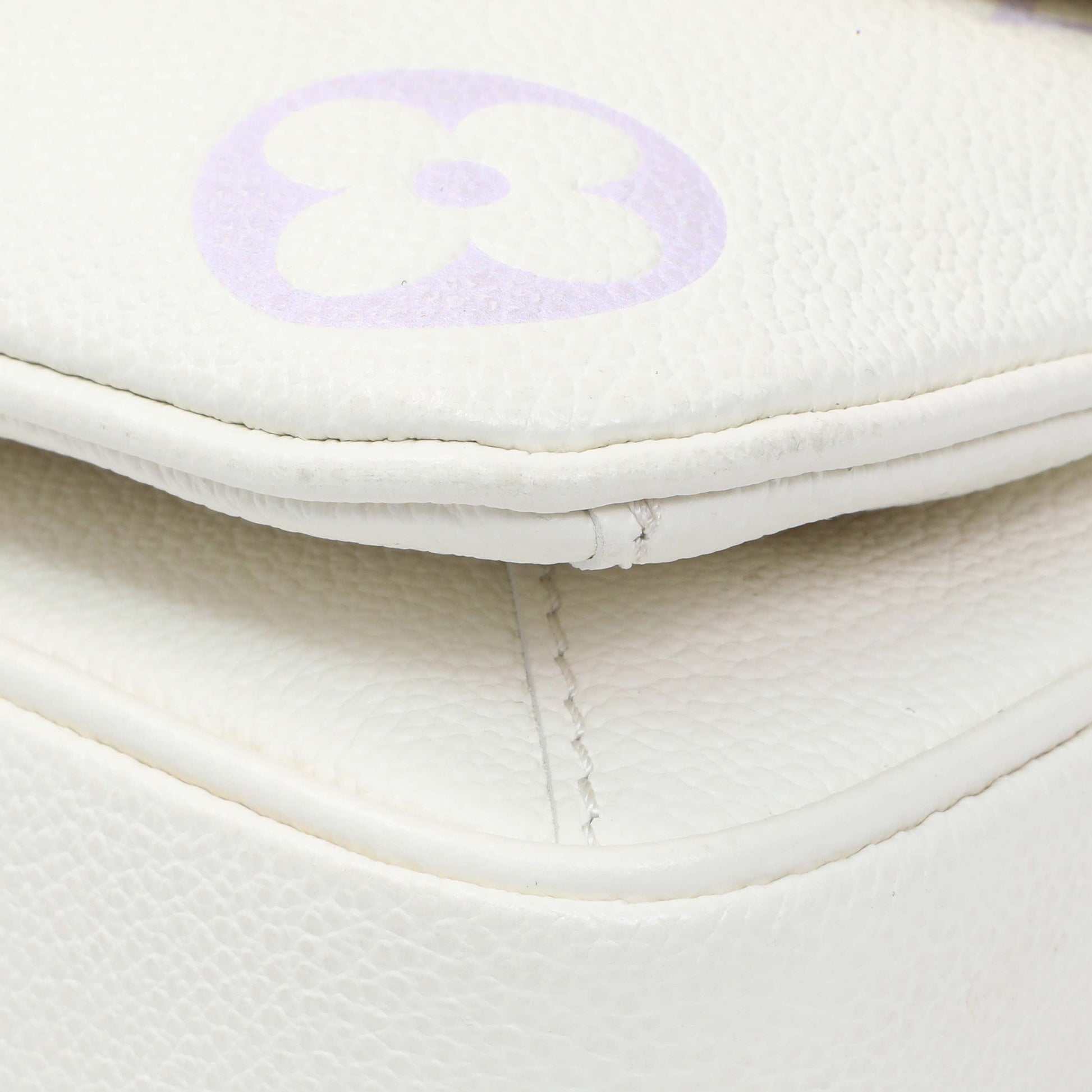 Exclusive Louis Vuitton Latte Bubble Tea Empreinte Pochette Metis East West — Detail View