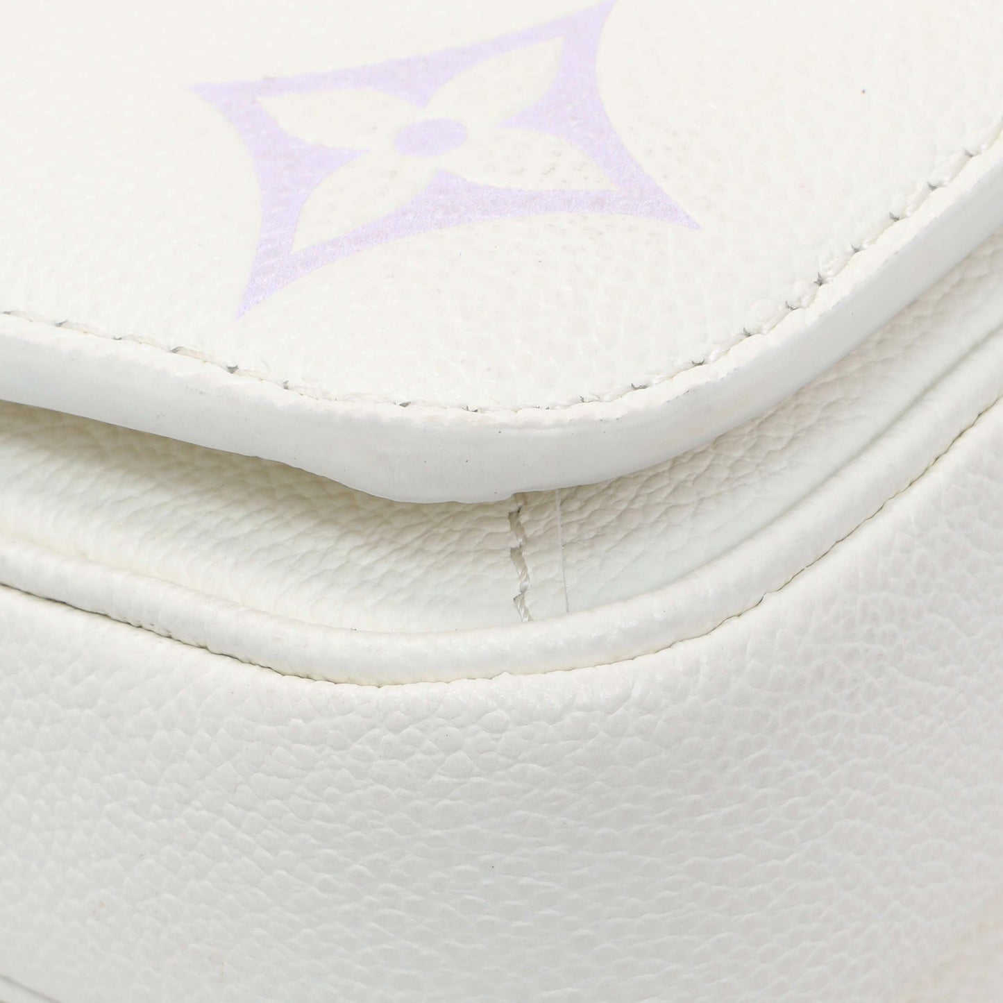Exclusive Louis Vuitton Latte Bubble Tea Empreinte Pochette Metis East West — Lifestyle View