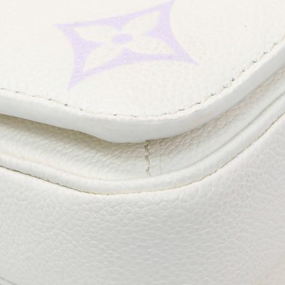 Exclusive Louis Vuitton Latte Bubble Tea Empreinte Pochette Metis East West — Lifestyle View