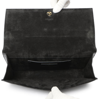 Exclusive Saint Laurent Black Patent Grain De Poudre Monogram Cassandre Clutch — Detail View