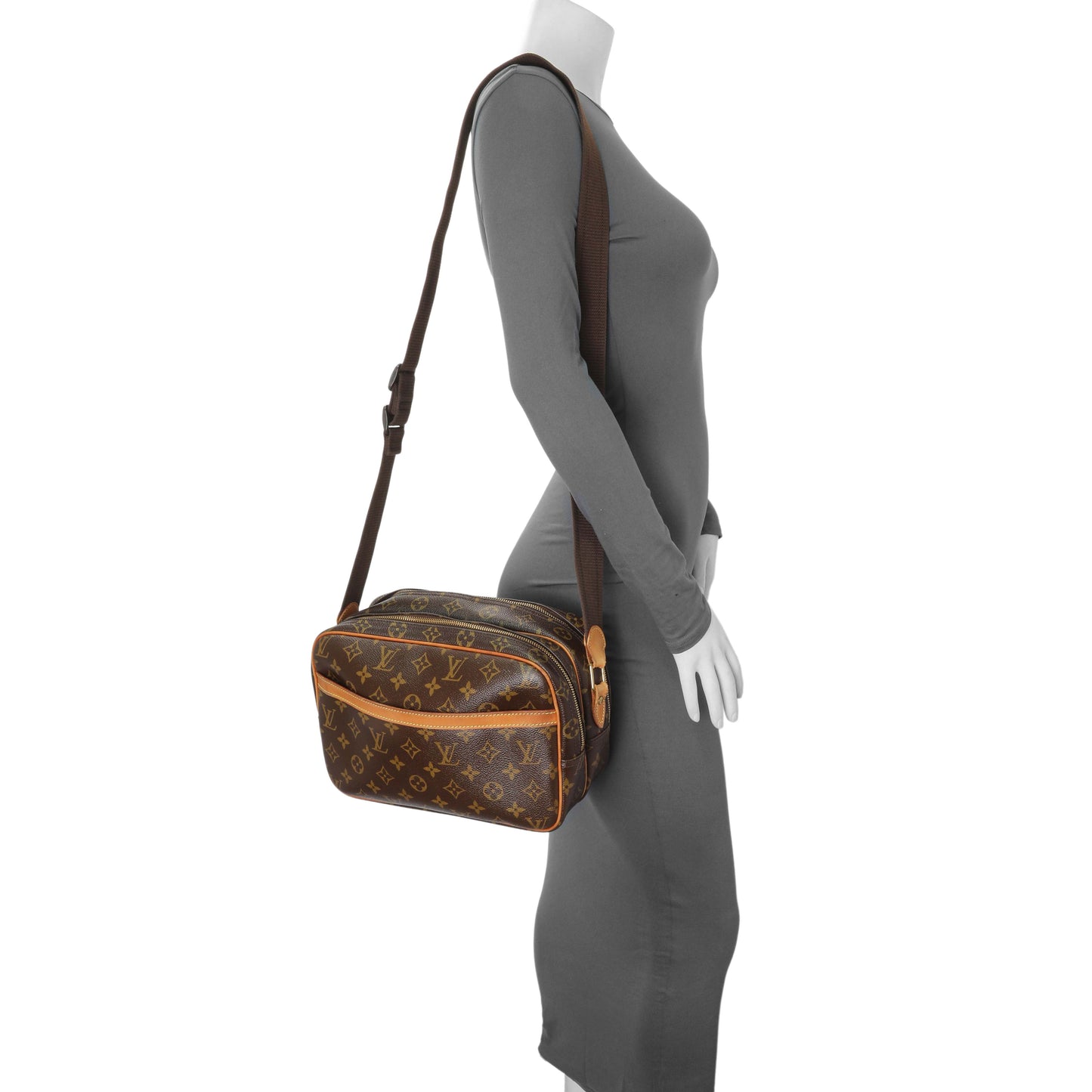 Exclusive Louis Vuitton Monogram Reporter PM — Alternate View 18
