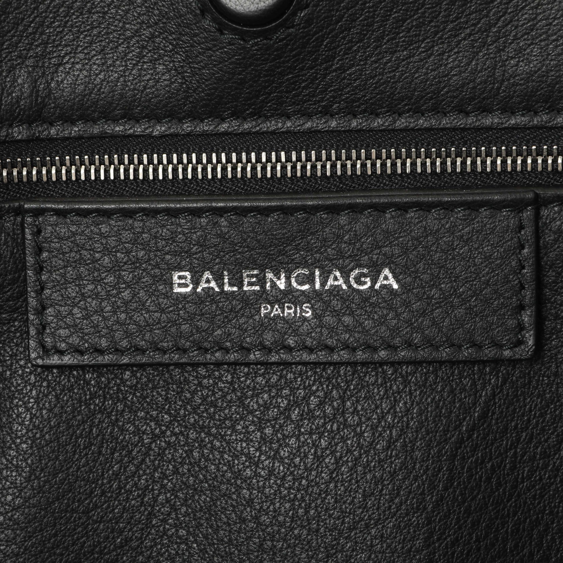 Exclusive Balenciaga Black Veau Papier A6 Zip Around Black Tote — Detail View