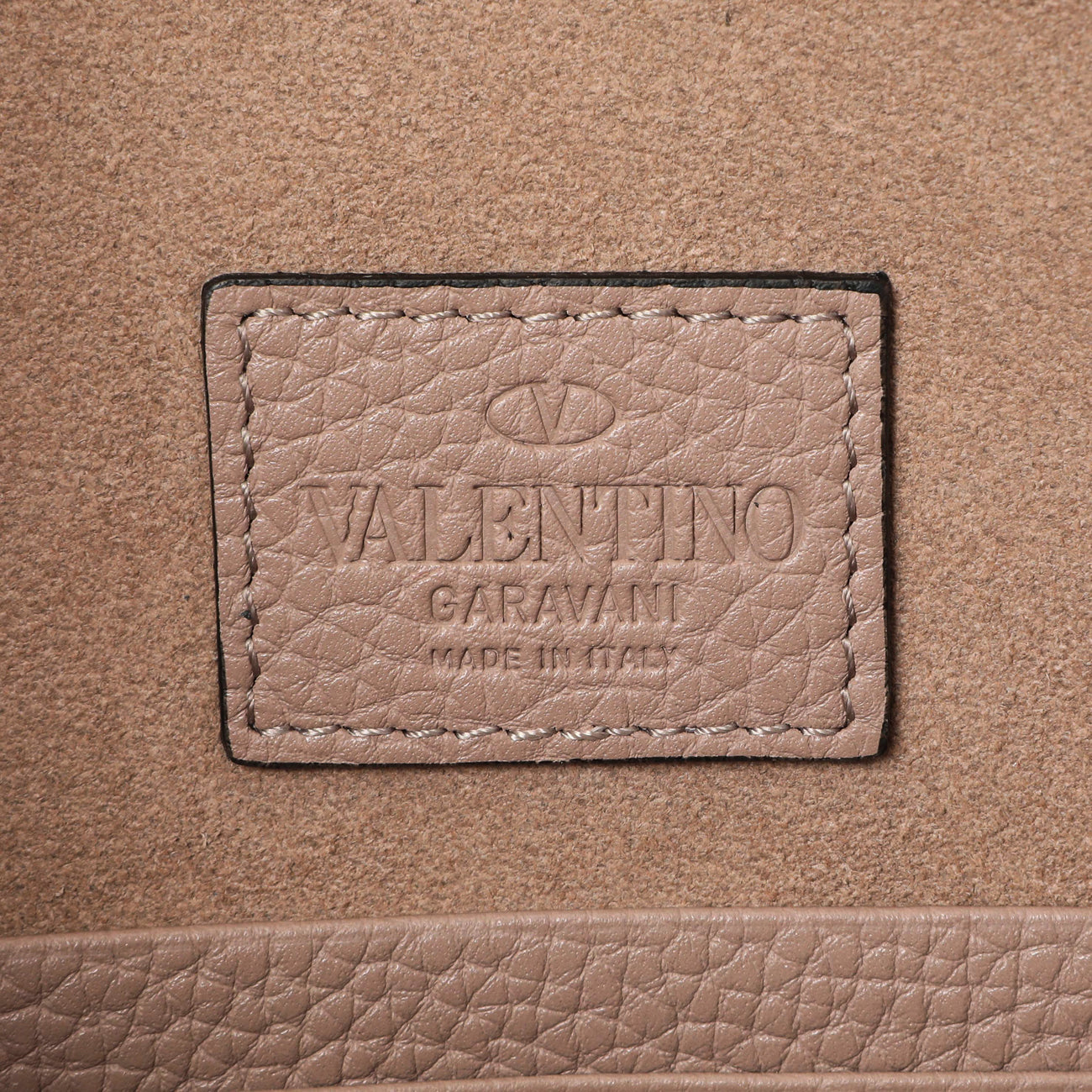 Exclusive Valentino Poudre Pebbled Calfskin Large Rockstud Envelope Pouch — Detail View