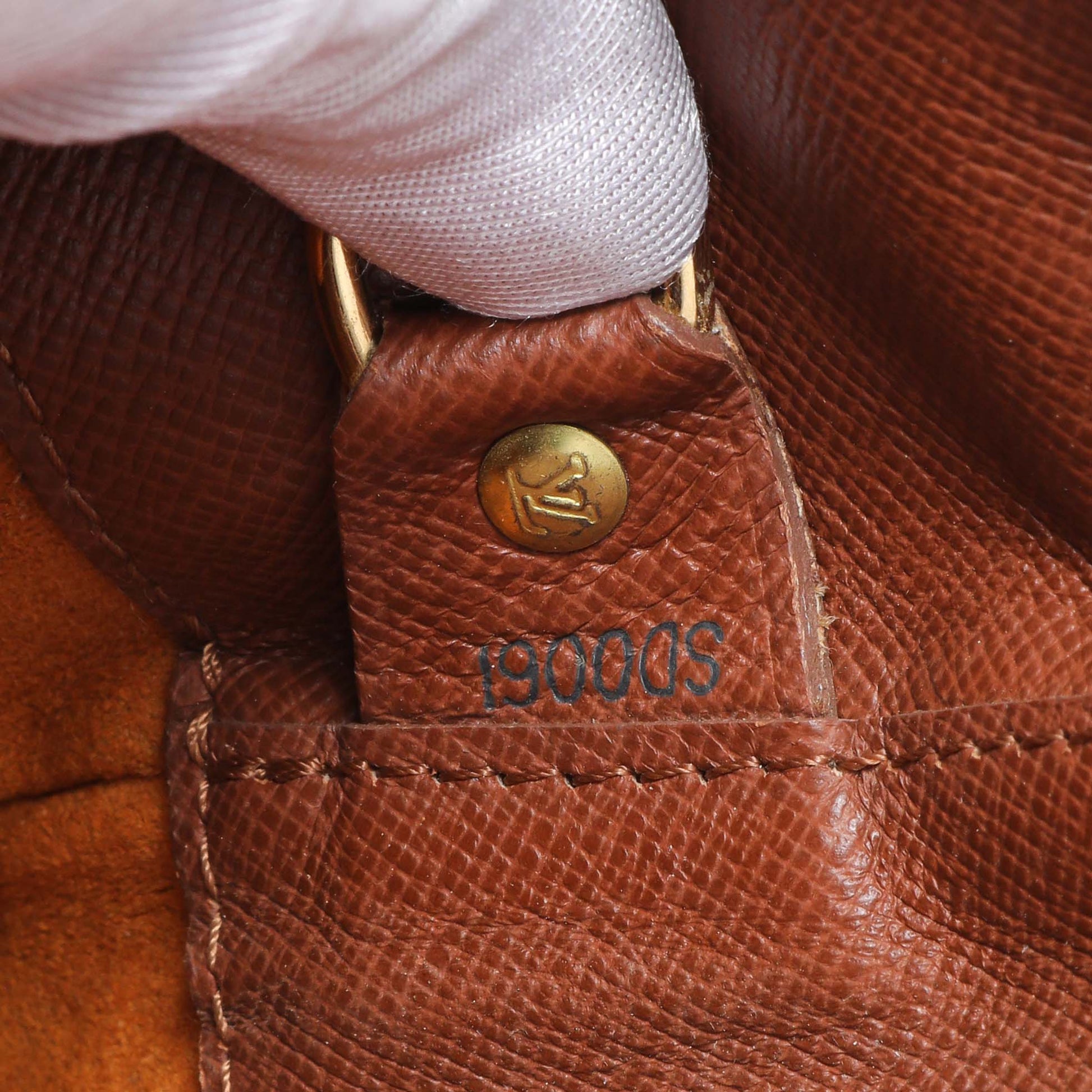 Exclusive Louis Vuitton Monogram Musette GM — Alternate View 10