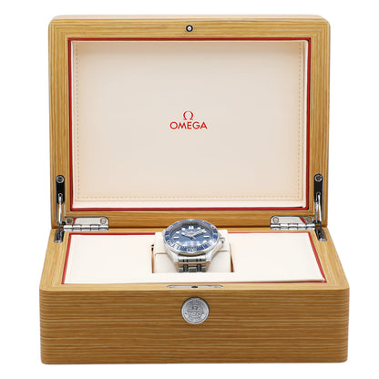 Exclusive Omega Seamaster Diver 300M Master Chronometer 210.30.42.20.03.001 — Detail View