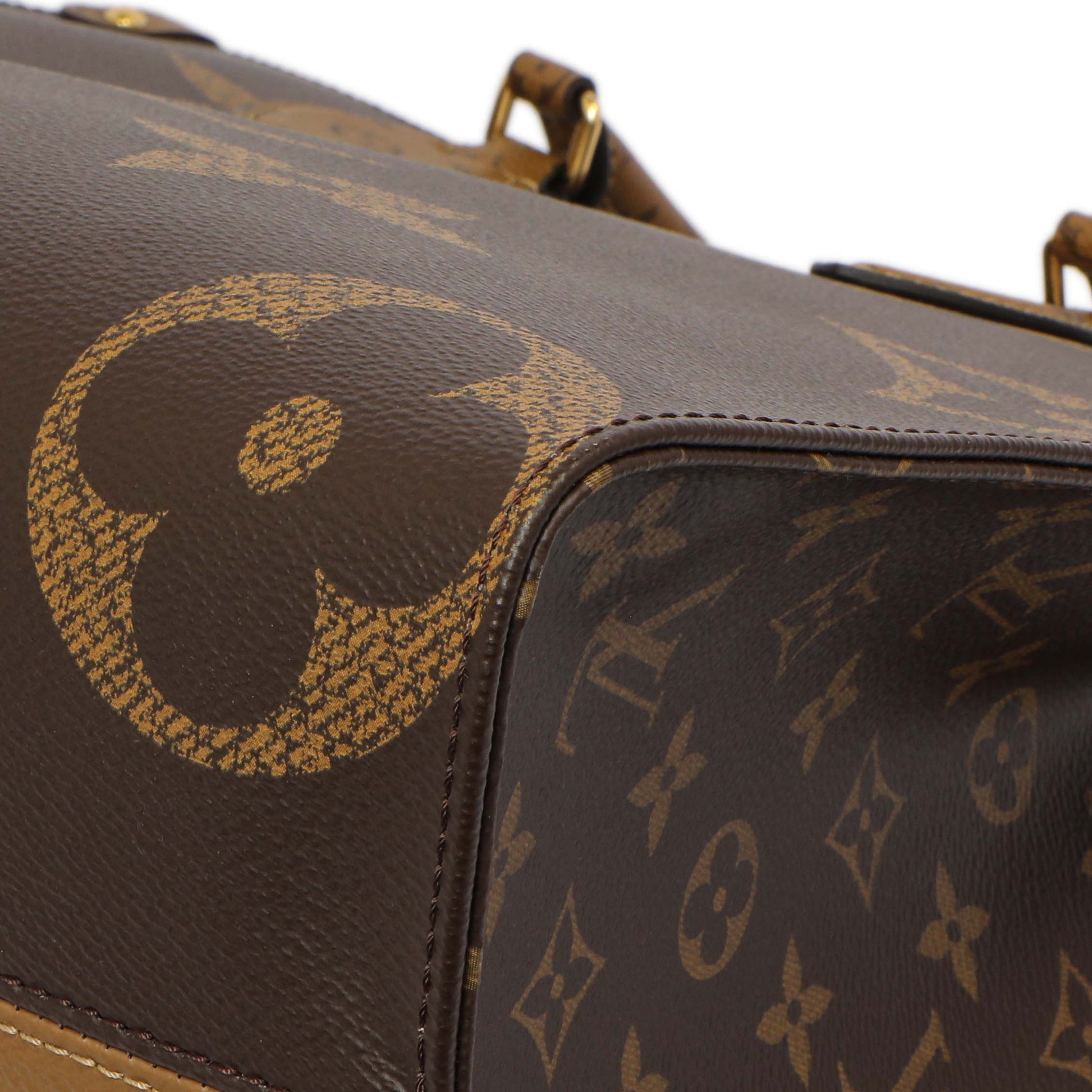 Exclusive Louis Vuitton Reverse Monogram Giant Onthego MM — Detail View