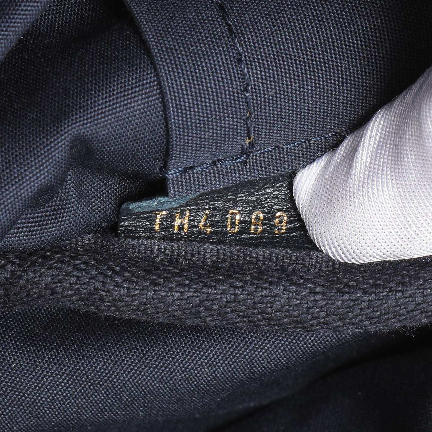 Exclusive Louis Vuitton Encre Monogram Idylle Speedy Bandouliere 30 — Lifestyle View