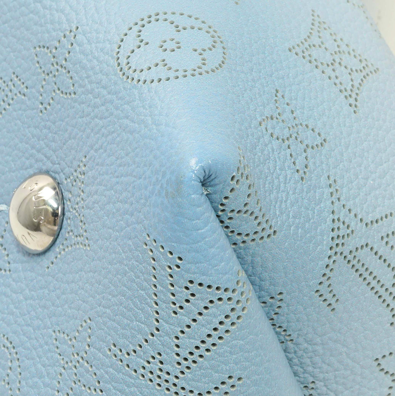Exclusive Louis Vuitton Bleu Degrade Mahina Bella — Detail View