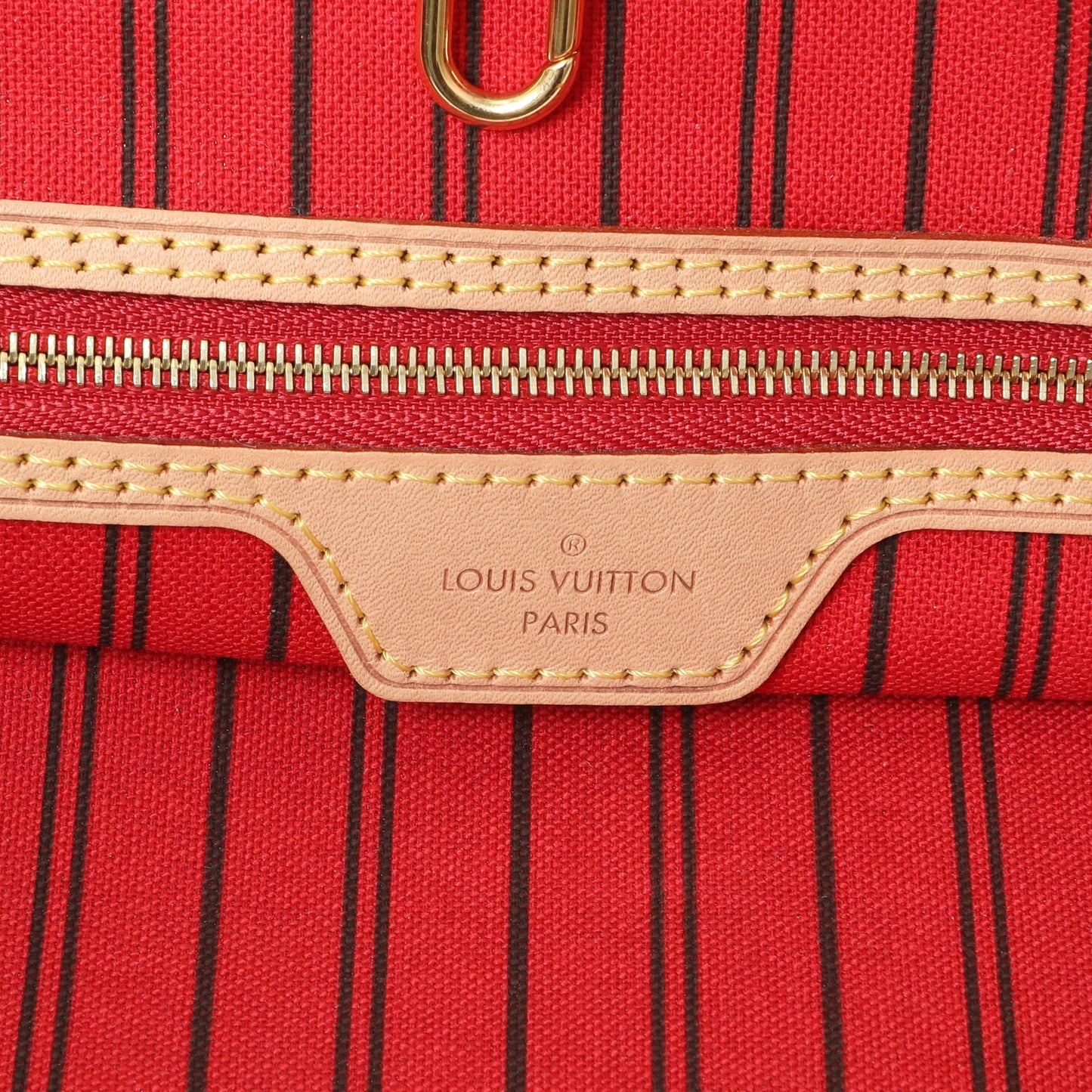 Exclusive Louis Vuitton Monogram Neo Neverfull MM — Detail View