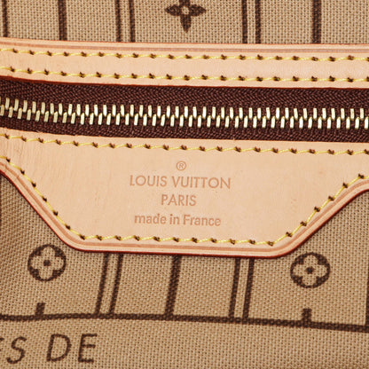 Exclusive Louis Vuitton Monogram Neverfull MM — Detail View