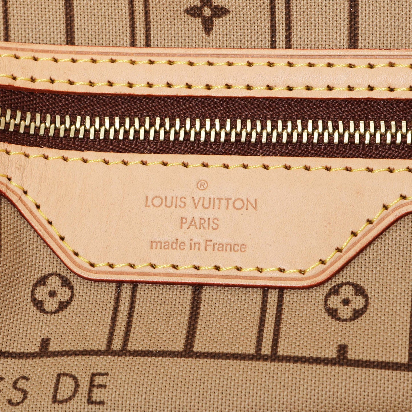 Exclusive Louis Vuitton Monogram Neverfull MM — Detail View
