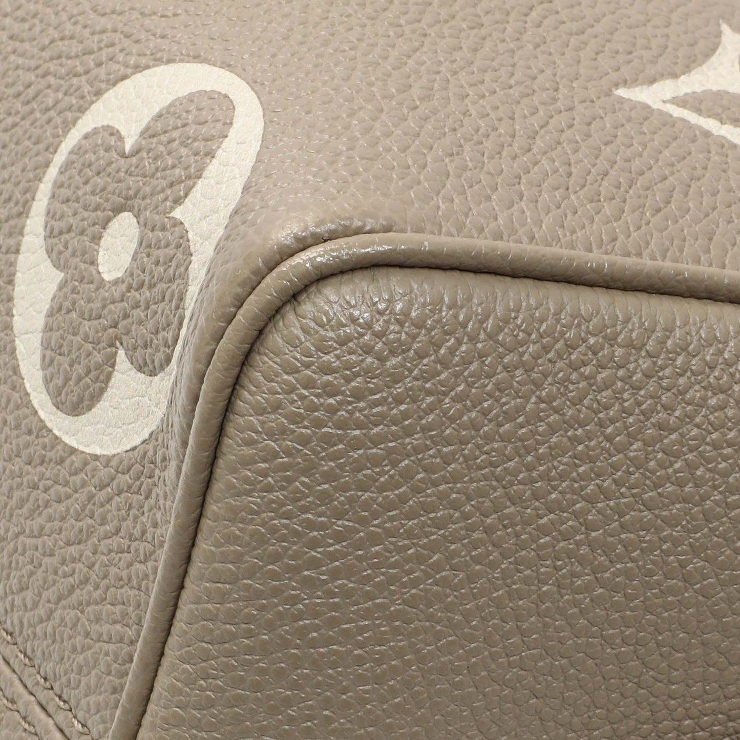 Exclusive Louis Vuitton Tourterelle Creme Empreinte Monogram Giant Speedy 20 Bandouliere — Detail View