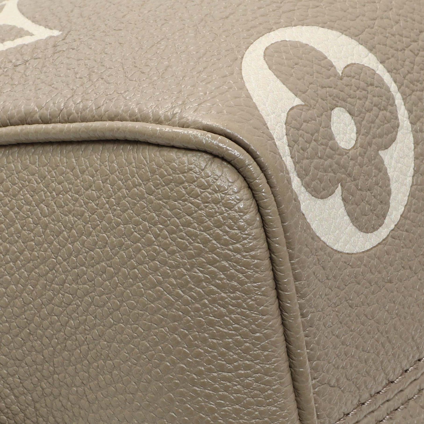 Exclusive Louis Vuitton Tourterelle Creme Empreinte Monogram Giant Speedy 20 Bandouliere — Lifestyle View