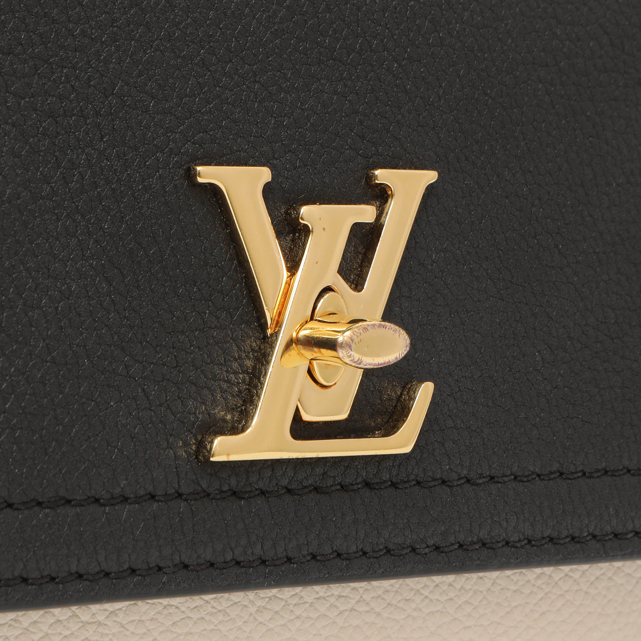 Exclusive Louis Vuitton Black Grained Calfskin Lockme Chain Phone Pouch — Alternate View 7