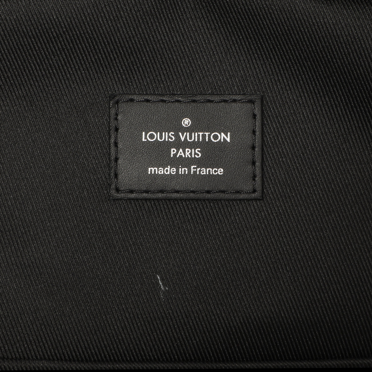 Exclusive Louis Vuitton Damier Onyx Avenue Sling Bag NM — Detail View
