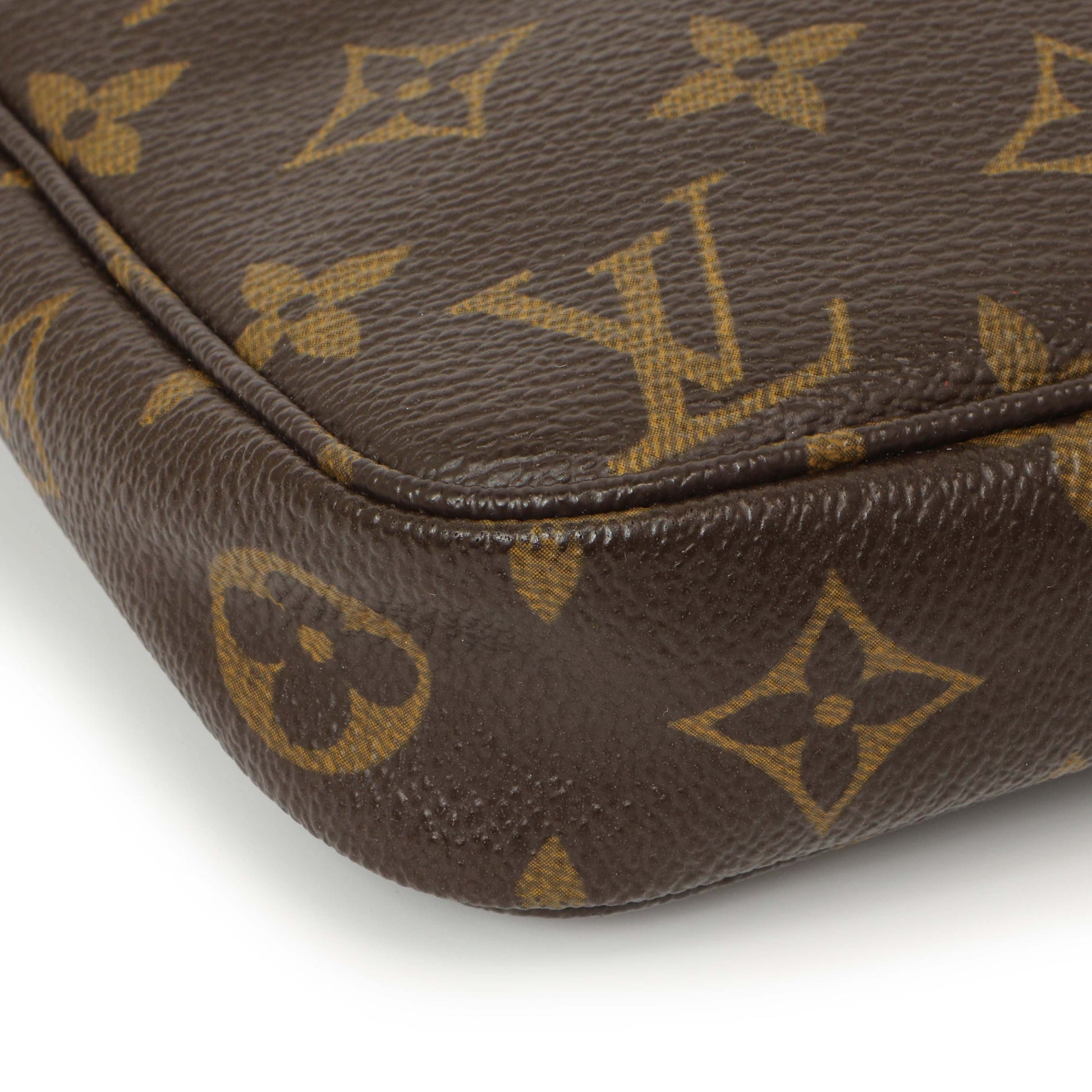 Exclusive Louis Vuitton Monogram Pochette Accessoires — Top View