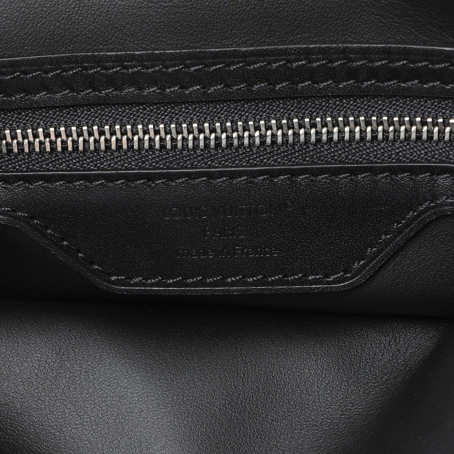 Exclusive Louis Vuitton Monogram Dark Speedy Soft 30 — Detail View