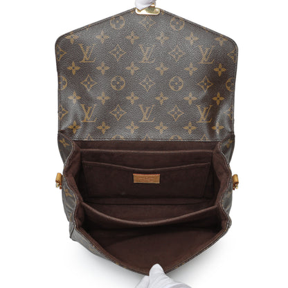 Exclusive Louis Vuitton Monogram Pochette Metis — Alternate View 12