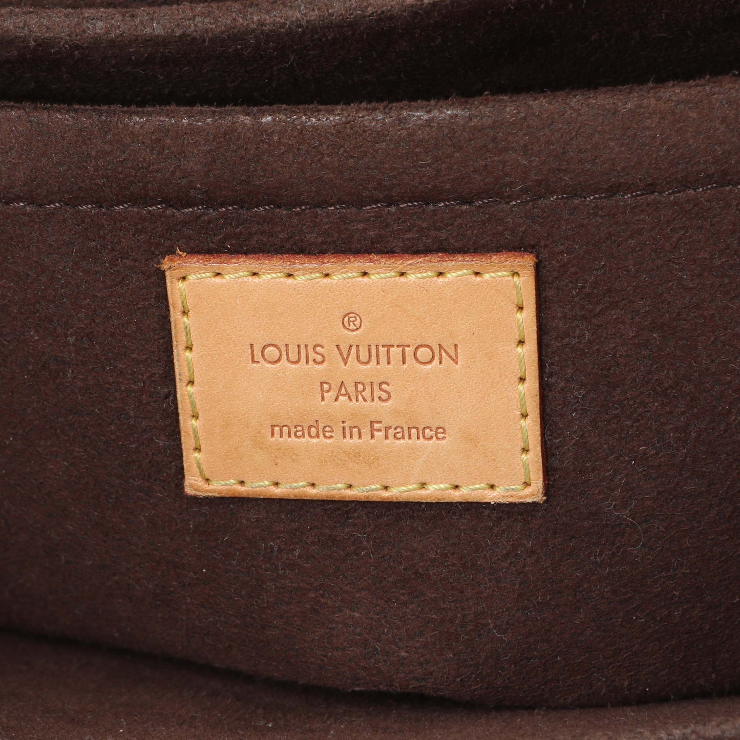 Exclusive Louis Vuitton Monogram Pochette Metis — Alternate View 13
