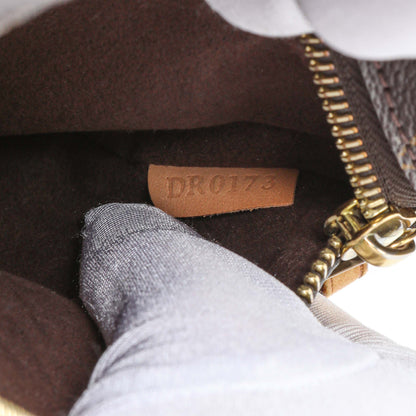 Exclusive Louis Vuitton Monogram Pochette Metis — Alternate View 14