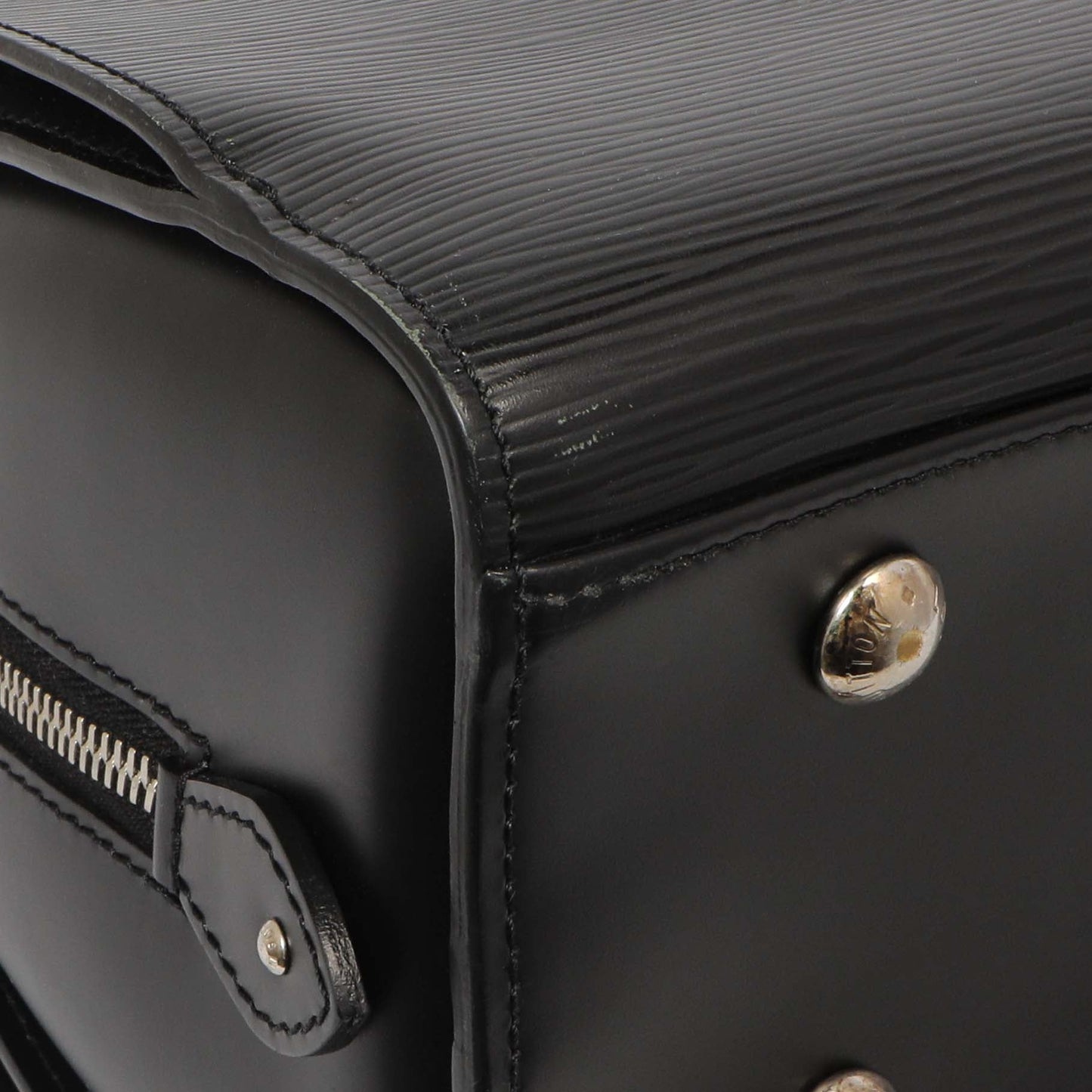 Exclusive Louis Vuitton Black Epi Pont-Neuf GM — Top View