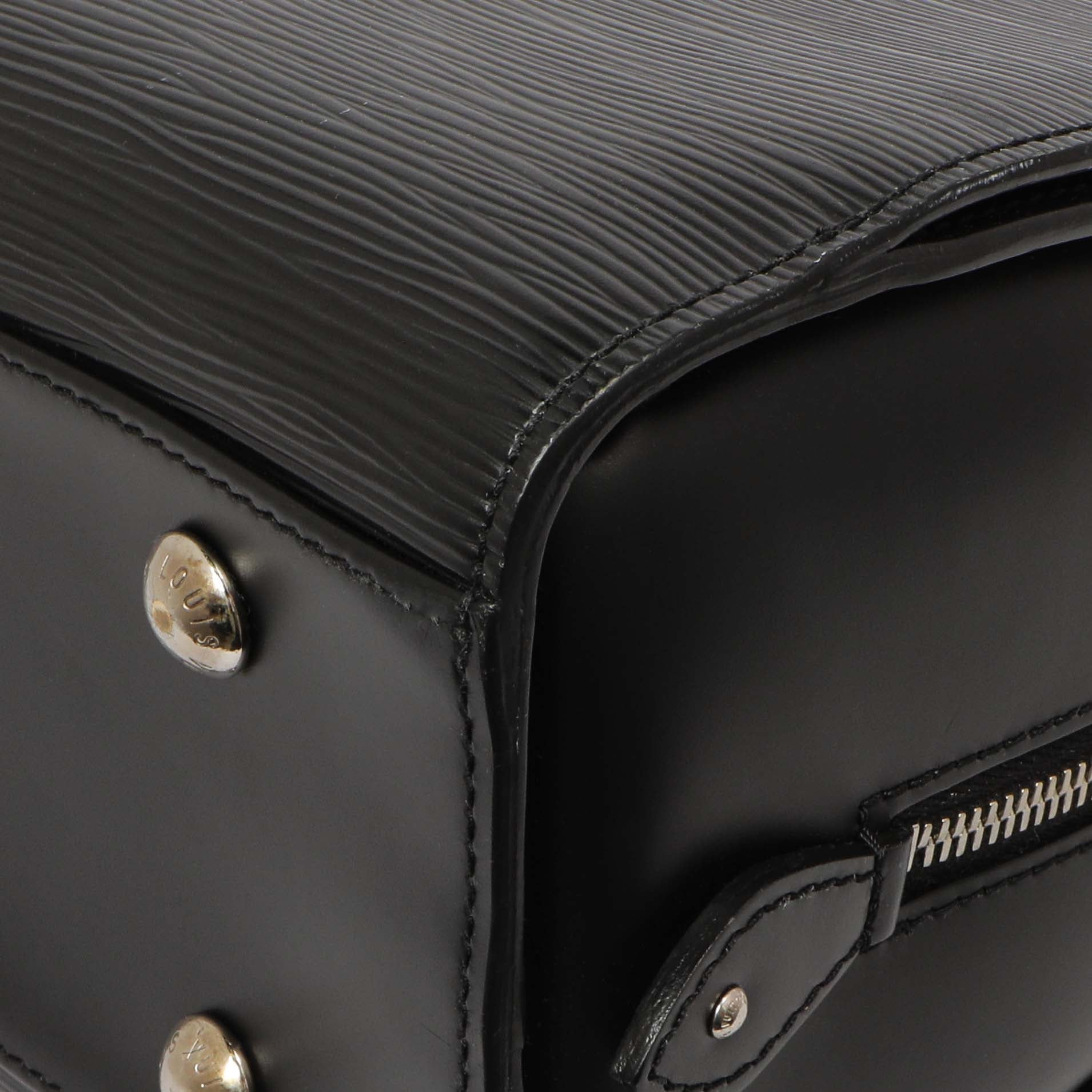 Exclusive Louis Vuitton Black Epi Pont-Neuf GM — Alternate View 7