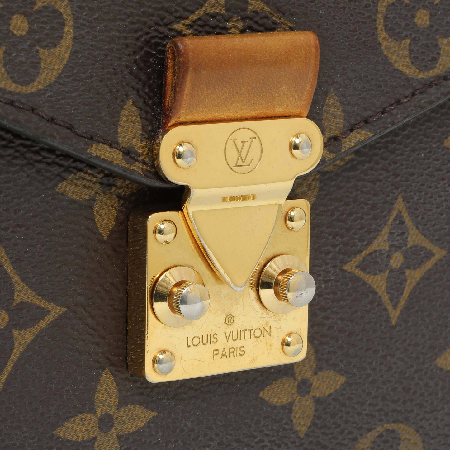 Exclusive Louis Vuitton Monogram Pochette Metis — Alternate View 15
