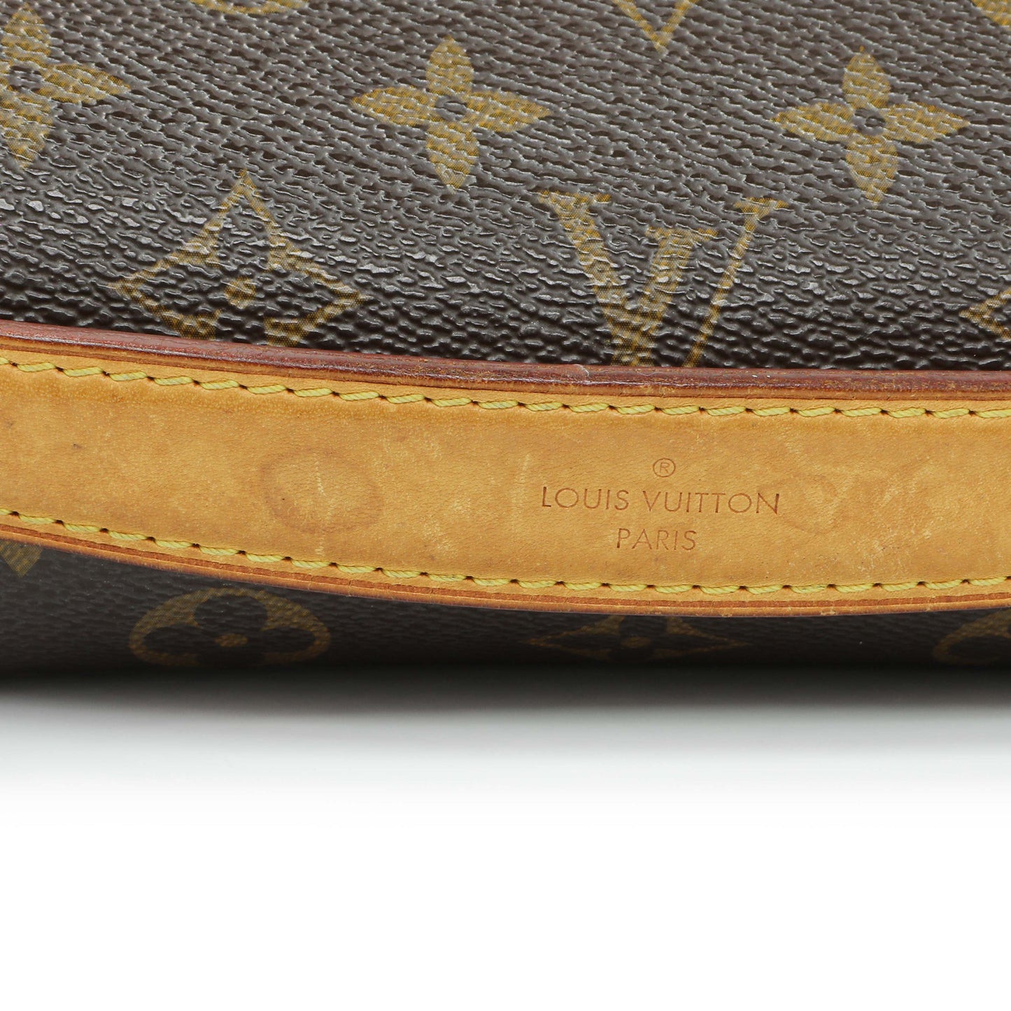 Exclusive Louis Vuitton Monogram Pochette Metis — Alternate View 16