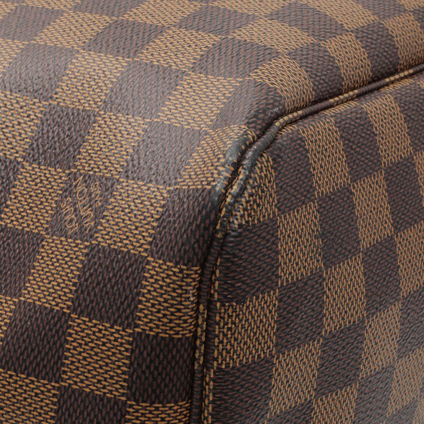 Exclusive Louis Vuitton Damier Ebene Neverfull MM — Top View