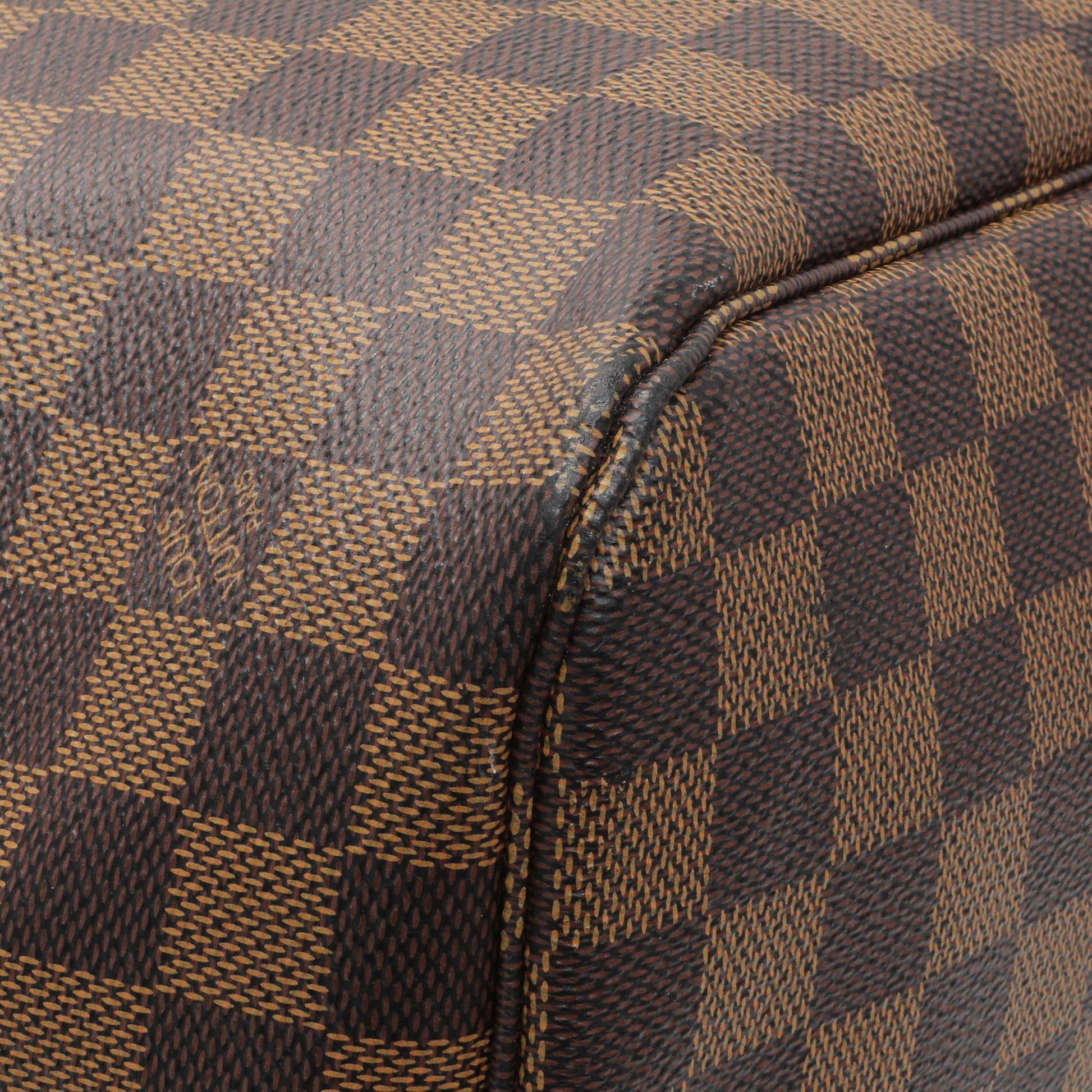 Exclusive Louis Vuitton Damier Ebene Neverfull MM — Top View