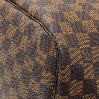 Exclusive Louis Vuitton Damier Ebene Neverfull MM — Detail View