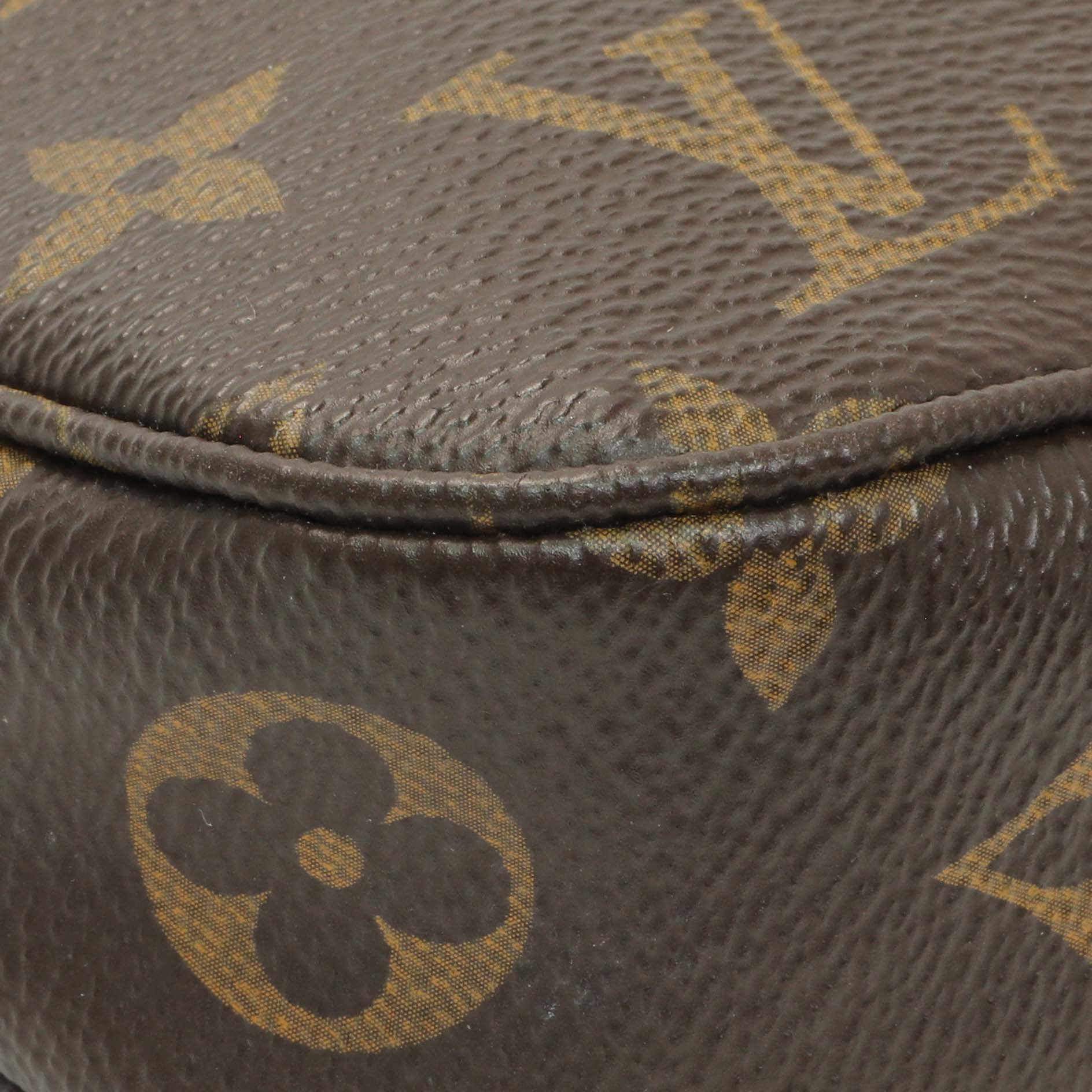 Exclusive Louis Vuitton Monogram Pochette Accessoires NM — Top View